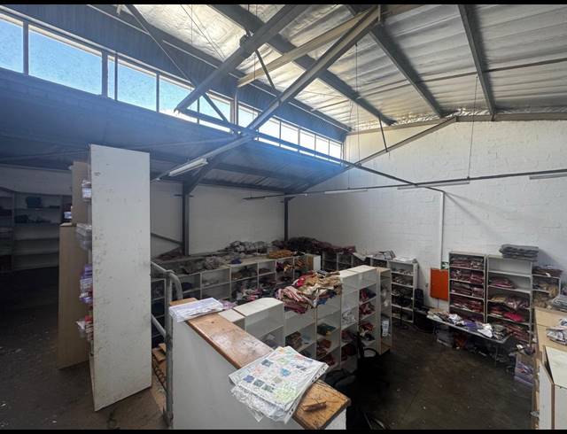 260M² WAREHOUSE TO LET IN SPRINGFIELD PARK